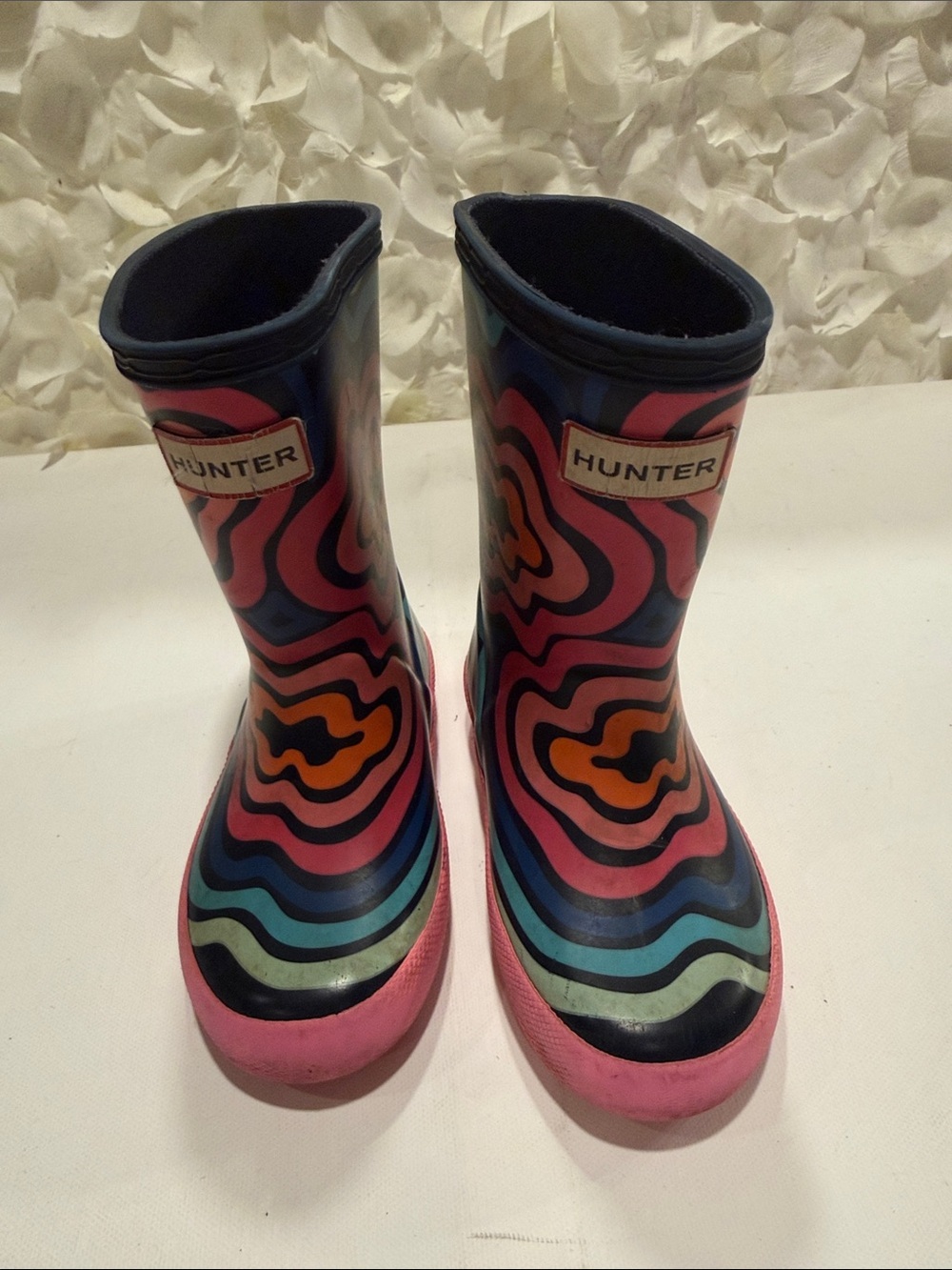 Hunter Kids Multi-Color Wavy Pattern Rain Boots with Pink Trim